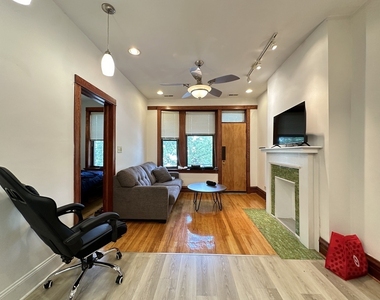 2821 W Shakespeare Avenue - Photo Thumbnail 9