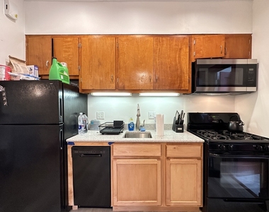 2821 W Shakespeare Avenue - Photo Thumbnail 3