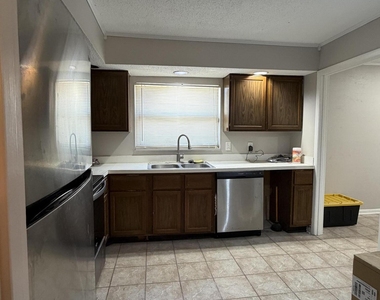 396 Regency Wood Drive - Photo Thumbnail 5