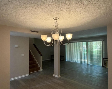 396 Regency Wood Drive - Photo Thumbnail 6
