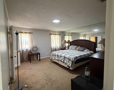 396 Regency Wood Drive - Photo Thumbnail 16