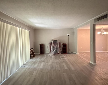 396 Regency Wood Drive - Photo Thumbnail 11