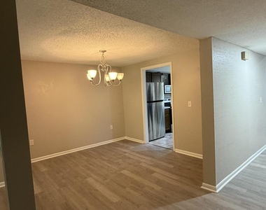 396 Regency Wood Drive - Photo Thumbnail 7