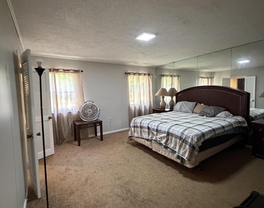 396 Regency Wood Drive - Photo Thumbnail 17