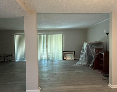 396 Regency Wood Drive - Photo Thumbnail 9