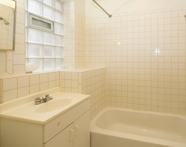 4450 N Sheridan Road - Photo Thumbnail 15