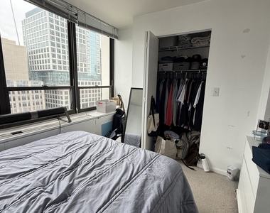 222 E Pearson Street - Photo Thumbnail 6