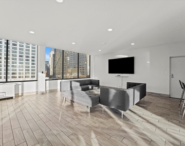 222 E Pearson Street - Photo Thumbnail 15
