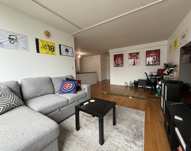 222 E Pearson Street - Photo Thumbnail 1