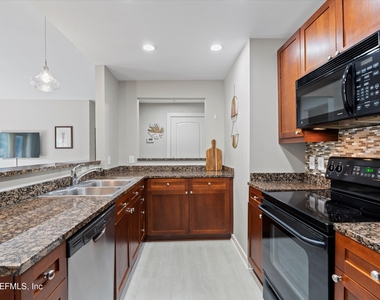 955 Registry Boulevard - Photo Thumbnail 9