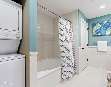955 Registry Boulevard - Photo Thumbnail 8