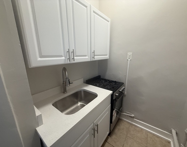 6912 N Ashland Boulevard - Photo Thumbnail 3