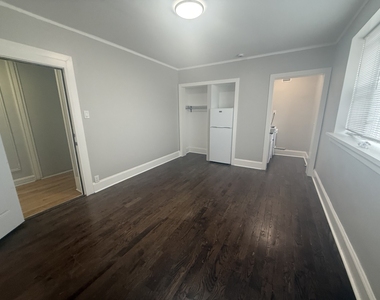 6912 N Ashland Boulevard - Photo Thumbnail 2