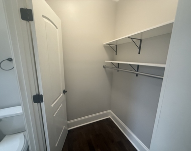 6912 N Ashland Boulevard - Photo Thumbnail 4