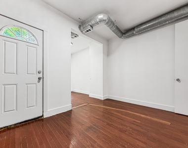 864 Hart Street - Photo Thumbnail 7