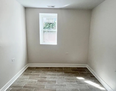 3939 W Iowa Street - Photo Thumbnail 9