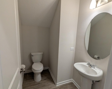 100 Golden Fern Dr Drive - Photo Thumbnail 26