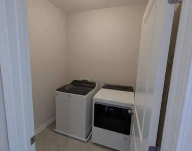 100 Golden Fern Dr Drive - Photo Thumbnail 22