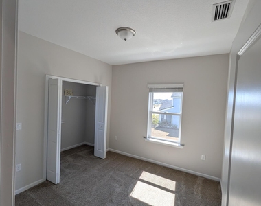 100 Golden Fern Dr Drive - Photo Thumbnail 16