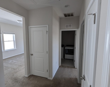 100 Golden Fern Dr Drive - Photo Thumbnail 15