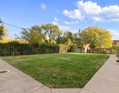 1409 E 61st Place - Photo Thumbnail 9