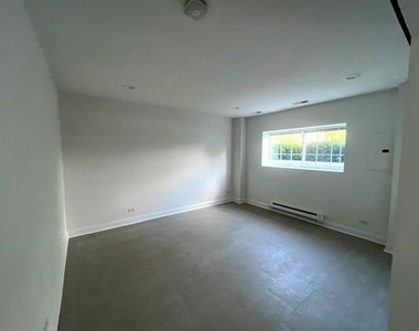 1716 Windward Drive - Photo Thumbnail 9