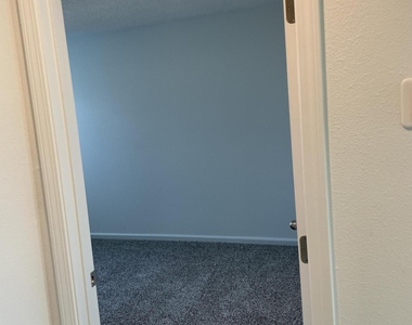 9312 Kiskadee Court - Photo Thumbnail 10