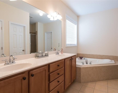 4330 Granby Circle - Photo Thumbnail 9
