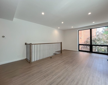 3710 N Kenmore Avenue - Photo Thumbnail 2