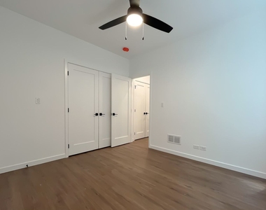 3710 N Kenmore Avenue - Photo Thumbnail 6
