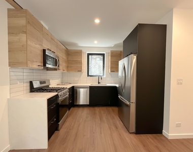 3710 N Kenmore Avenue - Photo Thumbnail 4