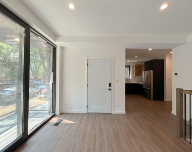 3710 N Kenmore Avenue - Photo Thumbnail 3