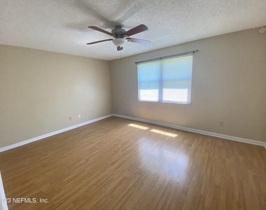 599 Richard Lee Street - Photo Thumbnail 10