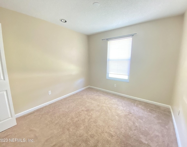 599 Richard Lee Street - Photo Thumbnail 6