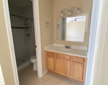 599 Richard Lee Street - Photo Thumbnail 13