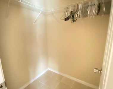 599 Richard Lee Street - Photo Thumbnail 11