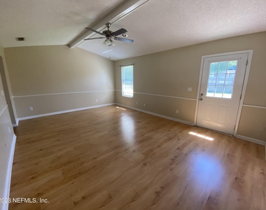 599 Richard Lee Street - Photo Thumbnail 1