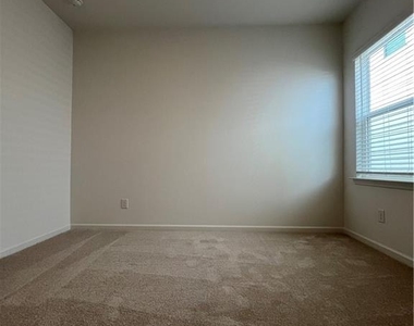 543 Madision Lakeview Drive - Photo Thumbnail 22