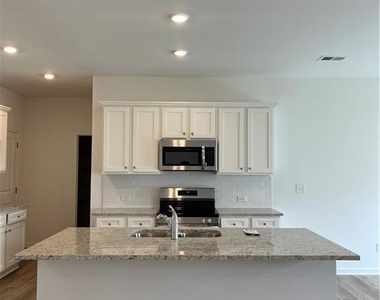 543 Madision Lakeview Drive - Photo Thumbnail 11