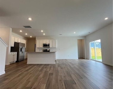 543 Madision Lakeview Drive - Photo Thumbnail 5