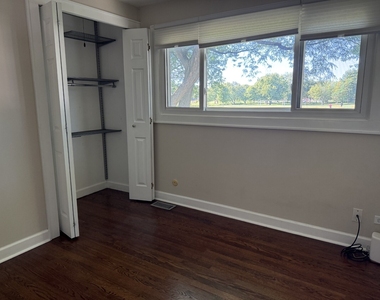 920 Royal Court - Photo Thumbnail 9