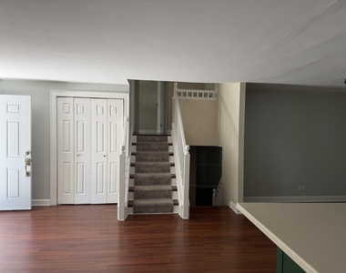 920 Royal Court - Photo Thumbnail 5
