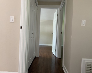 920 Royal Court - Photo Thumbnail 6
