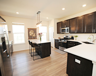 530 Cimmaron Circle - Photo Thumbnail 4
