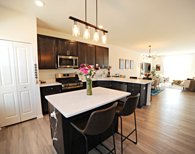 530 Cimmaron Circle - Photo Thumbnail 6