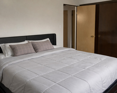 1706 W Jarvis Avenue - Photo Thumbnail 5