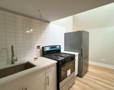 2702 S Homan Avenue - Photo Thumbnail 4