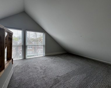 2702 S Homan Avenue - Photo Thumbnail 6