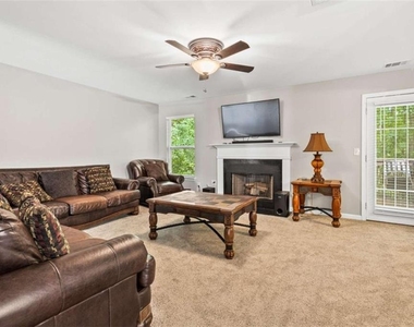 7155 Laurel Creek Drive - Photo Thumbnail 4