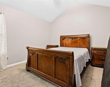7155 Laurel Creek Drive - Photo Thumbnail 16
